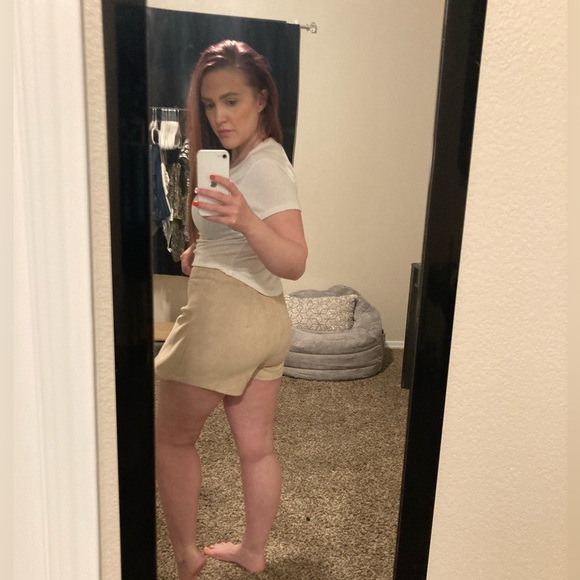 Misguided tan skirt - Picture 3 of 14